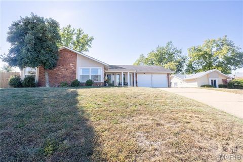 Tiny photo for 695 Henry Avenue, Ballwin, MO 63011 (MLS # 25068511)