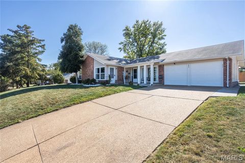 Tiny photo for 695 Henry Avenue, Ballwin, MO 63011 (MLS # 25068511)