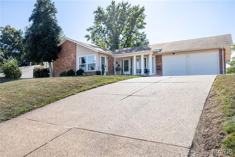 Tiny photo for 695 Henry Avenue, Ballwin, MO 63011 (MLS # 25068511)