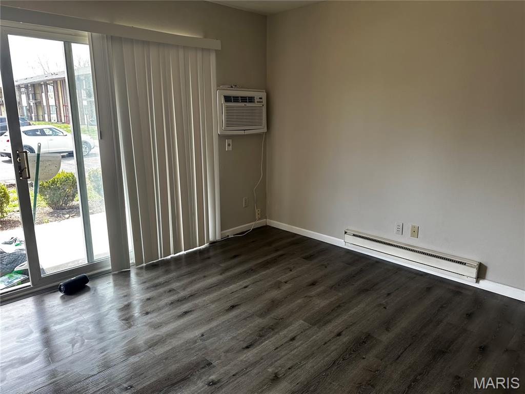 Hazelcrest Condo - Residential