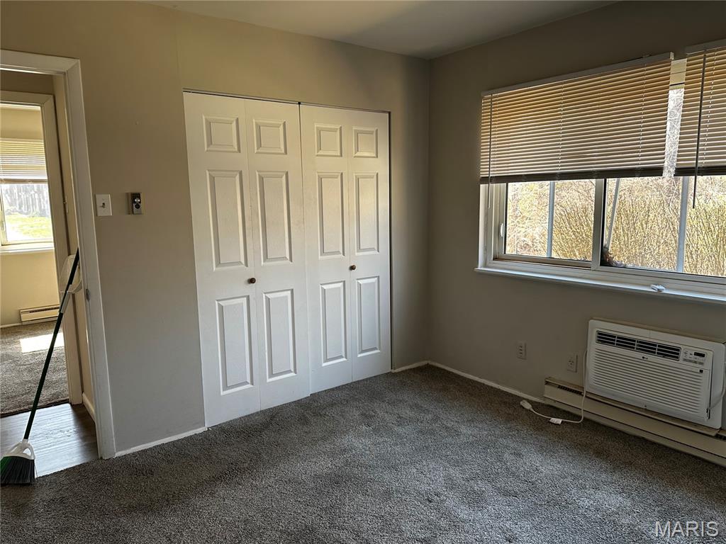 Hazelcrest Condo - Residential