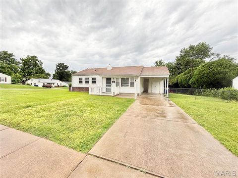Photo of 3441 Saint Clovis Lane, St Ann, MO 63074 (MLS # 26032138)