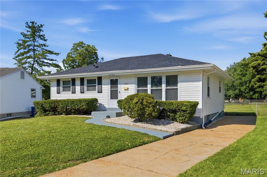 Photo of 195 Eldorado Drive, Florissant, MO 63031 (MLS # 26038467)