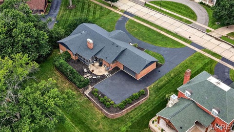 Tiny photo for 12562 Falling Leaves Court, Creve Coeur, MO 63141 (MLS # 26053764)