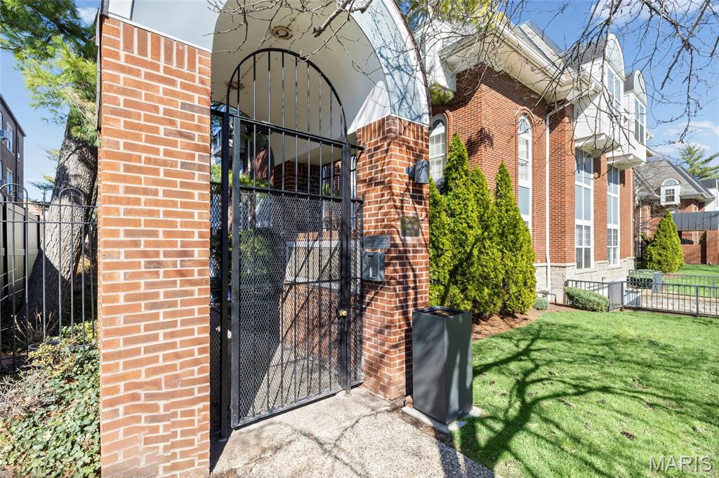 Renmore Condo Ph 01 - Residential