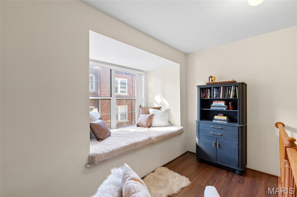 Renmore Condo Ph 01 - Residential