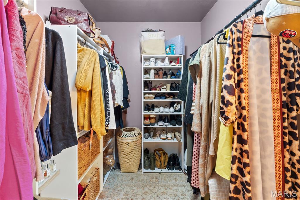 Renmore Condo Ph 01 - Residential