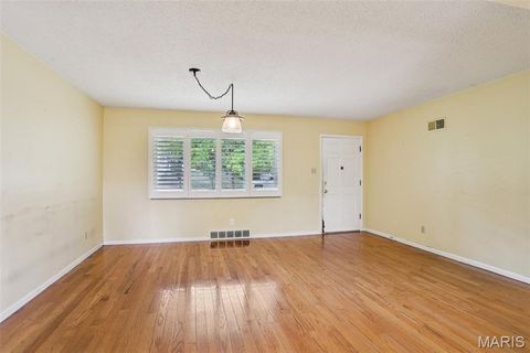 Tiny photo for 512 Bryan Avenue, Kirkwood, MO 63122 (MLS # 25071216)