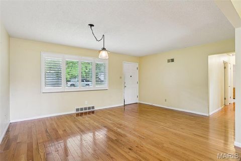 Tiny photo for 512 Bryan Avenue, Kirkwood, MO 63122 (MLS # 25071216)