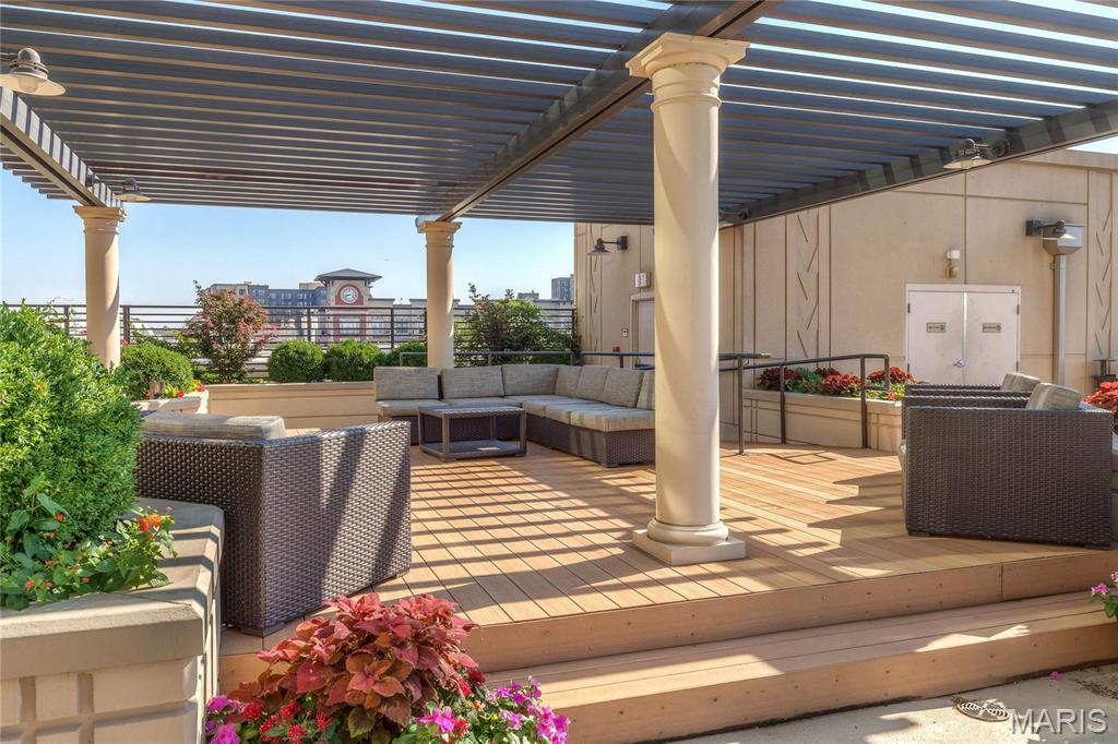 Park East Tower - Residential