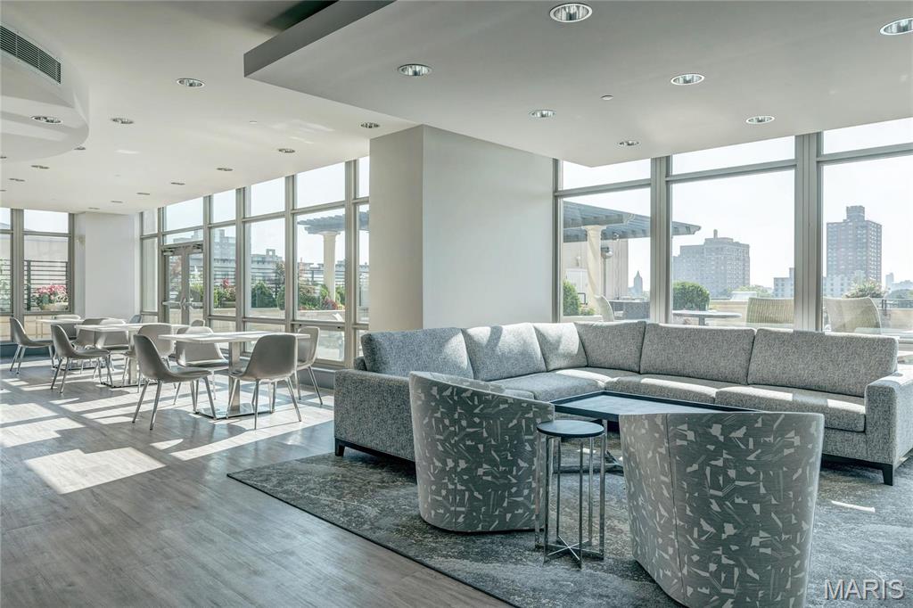 Park East Tower - Residential