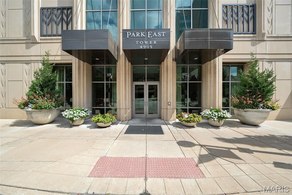 Photo of 4909 Laclede Avenue #1204, St Louis, MO 63108 (MLS # 26019322)