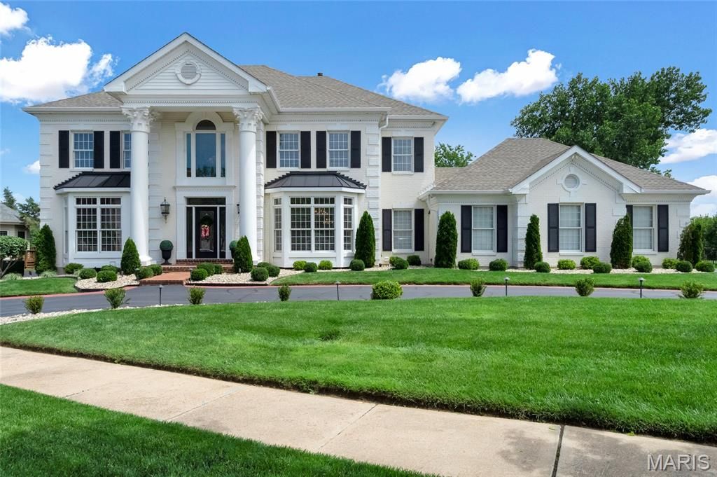 Photo of 1332 Amherst Terrace Way, Chesterfield, MO 63017 (MLS # 25069654)