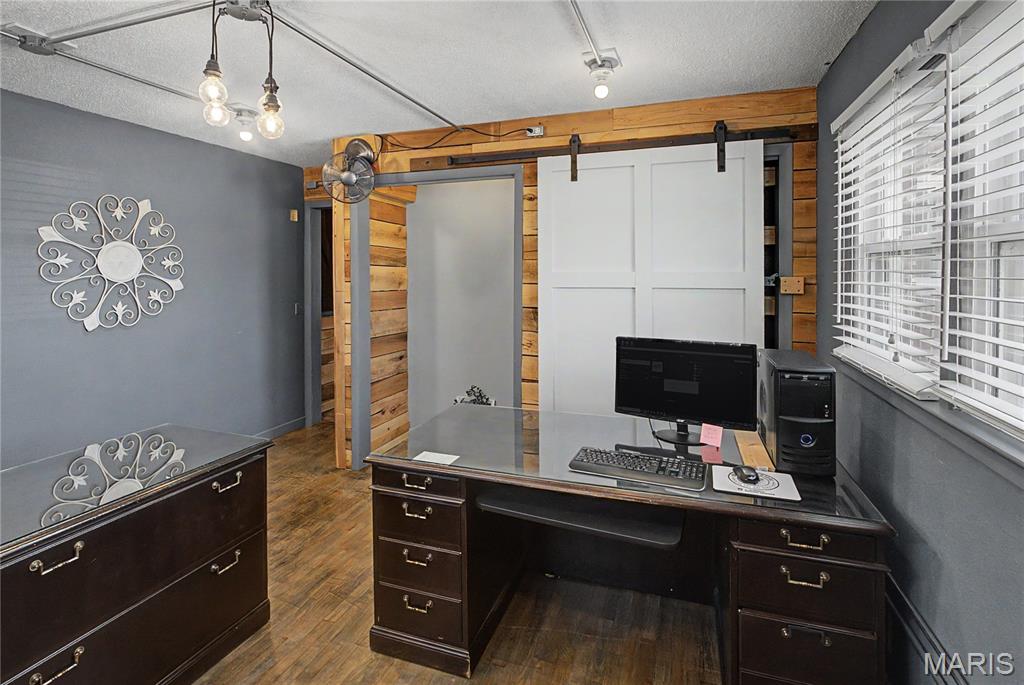 PT S1/2 SE - Commercial Sale