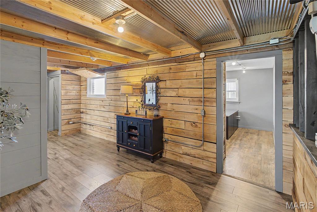 PT S1/2 SE - Commercial Sale