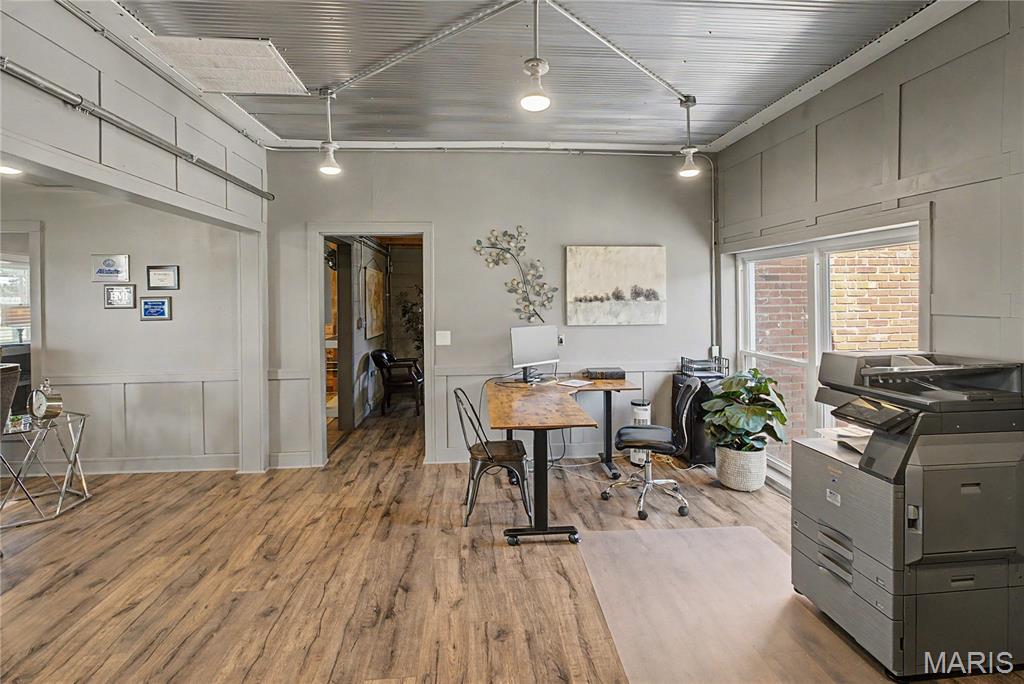 PT S1/2 SE - Commercial Sale