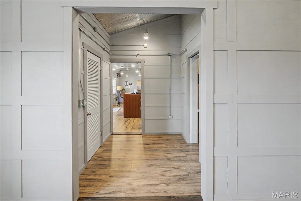 PT S1/2 SE - Commercial Sale