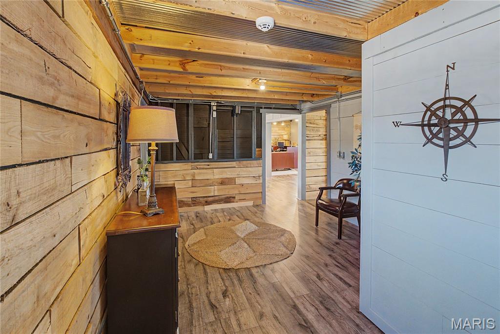 PT S1/2 SE - Commercial Sale