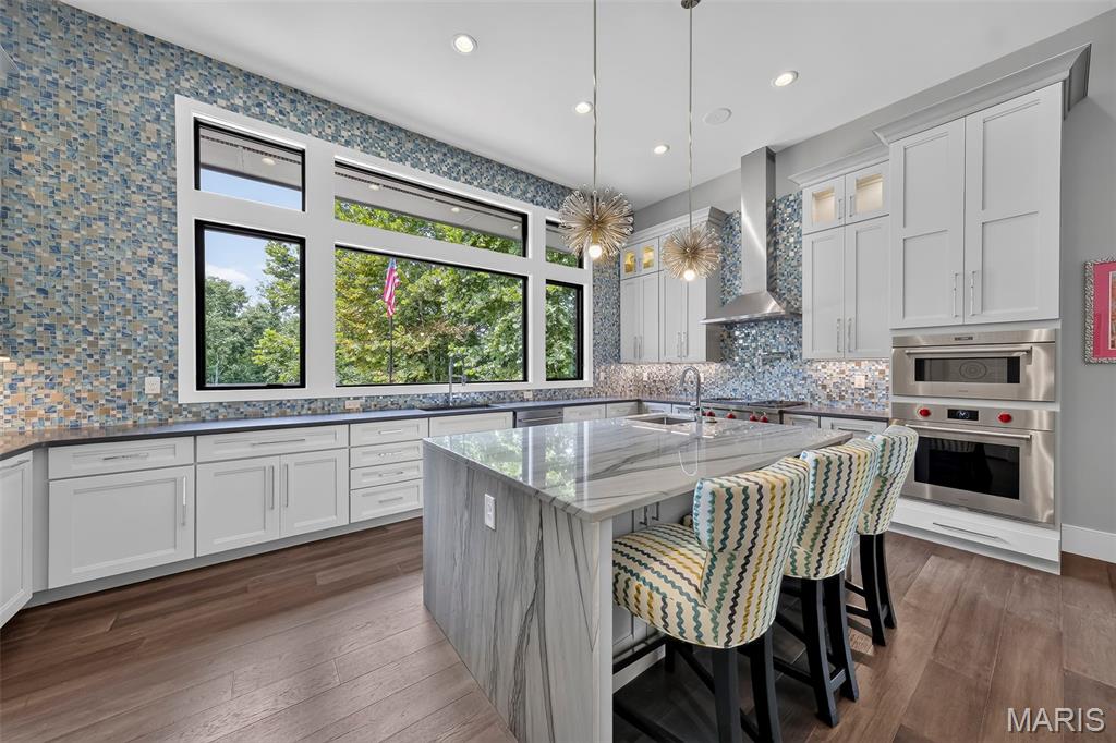 19256 Saint Albans Forest Lane