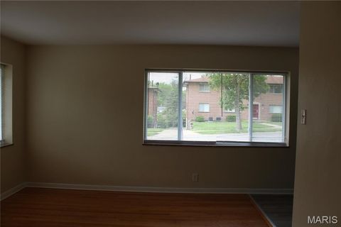 Tiny photo for 434 Marie Avenue #434, St Louis, MO 63135 (MLS # 26027490)