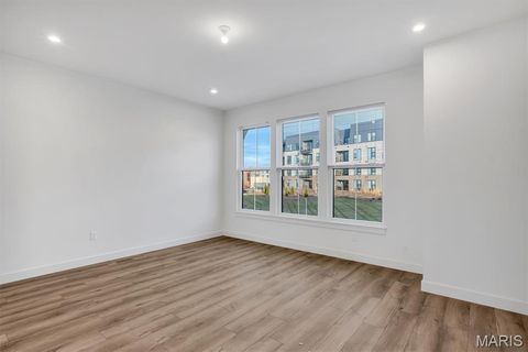 Tiny photo for 304 Indigo Court #304, Chesterfield, MO 63017 (MLS # 26000314)