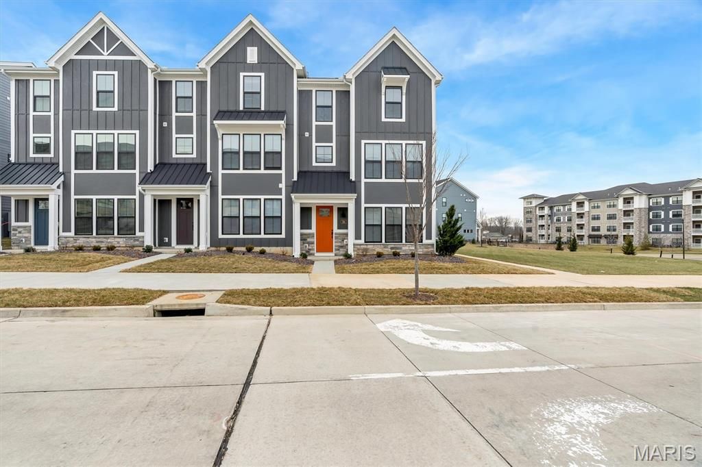 Photo of 304 Indigo Court #304, Chesterfield, MO 63017 (MLS # 26000314)