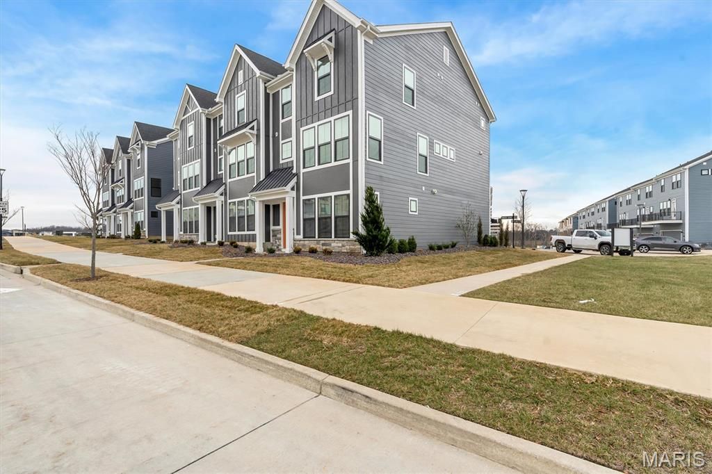 Photo of 304 Indigo Court #304, Chesterfield, MO 63017 (MLS # 26000314)