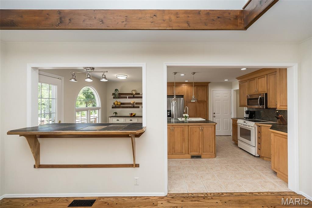 332 Meadowbrook Drive