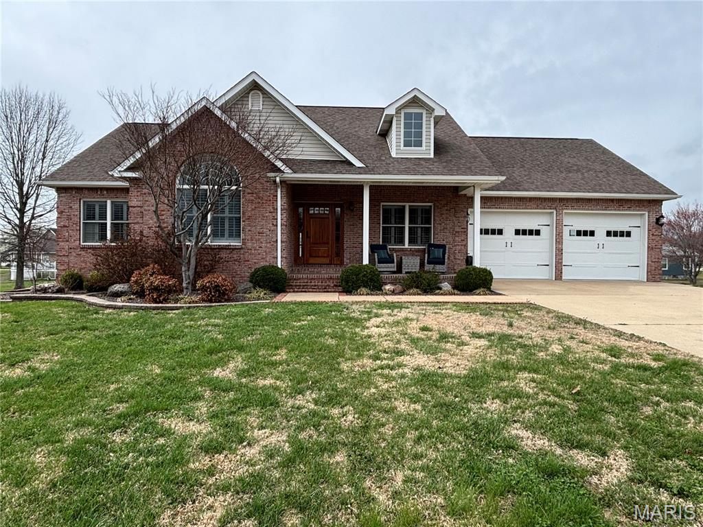 Photo of 1209 Redwood Dr, Dexter, MO 63841 (MLS # 26013948)