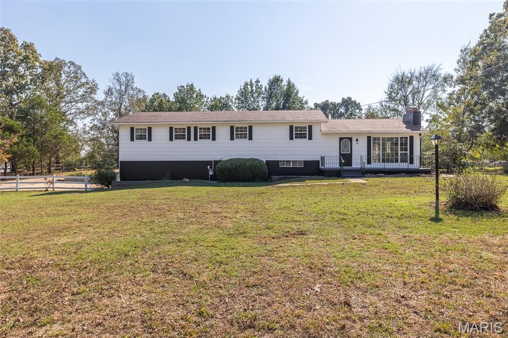 Photo of 5772 State Hwy 142E, Doniphan, MO 63935 (MLS # 25070834)