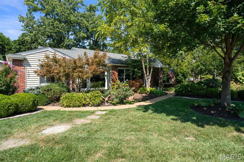 Photo of 1201 Kortwright AVE, Rock Hill, MO 63119 (MLS # 26057327)