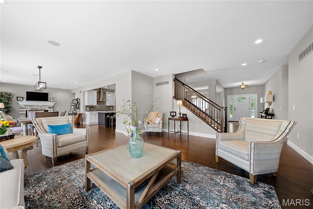 307 Wyndemere Drive