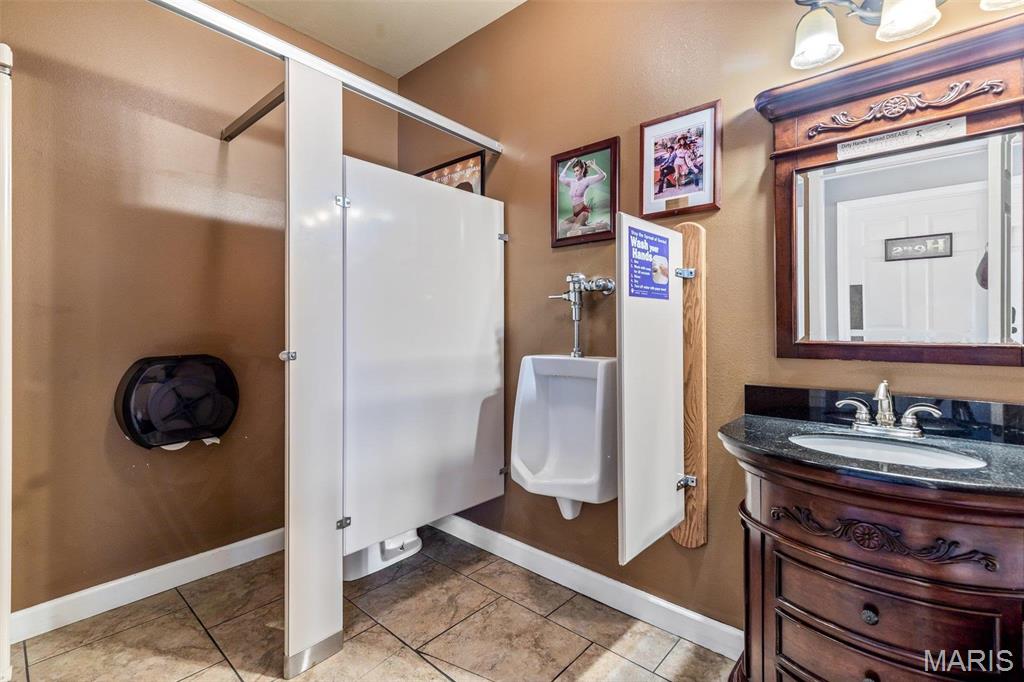 n/a - Commercial Sale