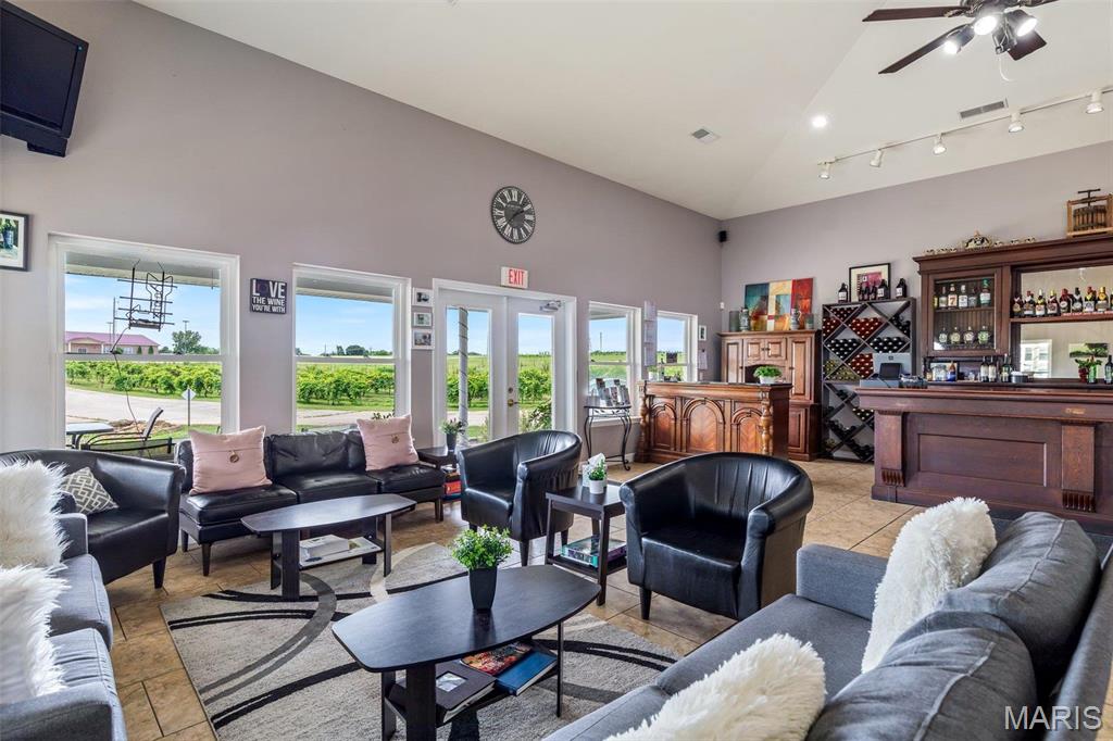 n/a - Commercial Sale