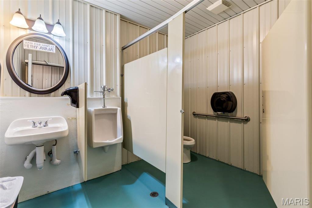 n/a - Commercial Sale