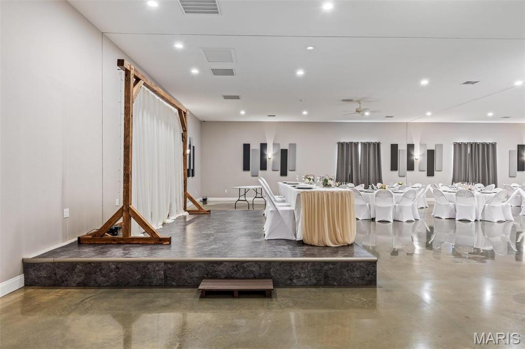 n/a - Commercial Sale