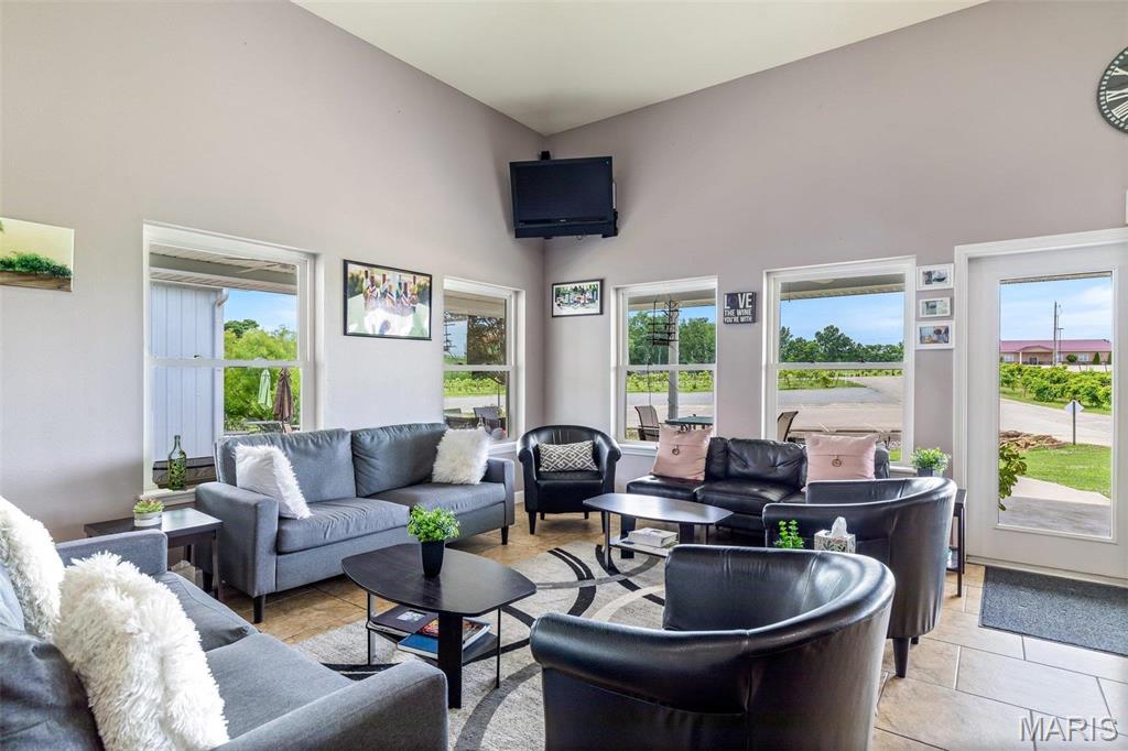 n/a - Commercial Sale