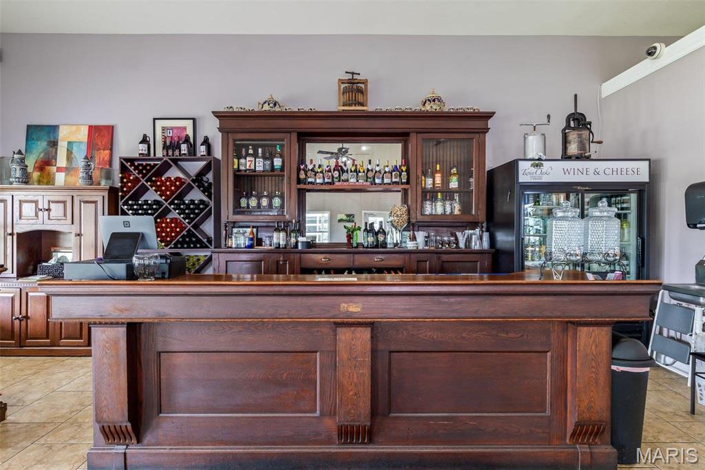 n/a - Commercial Sale