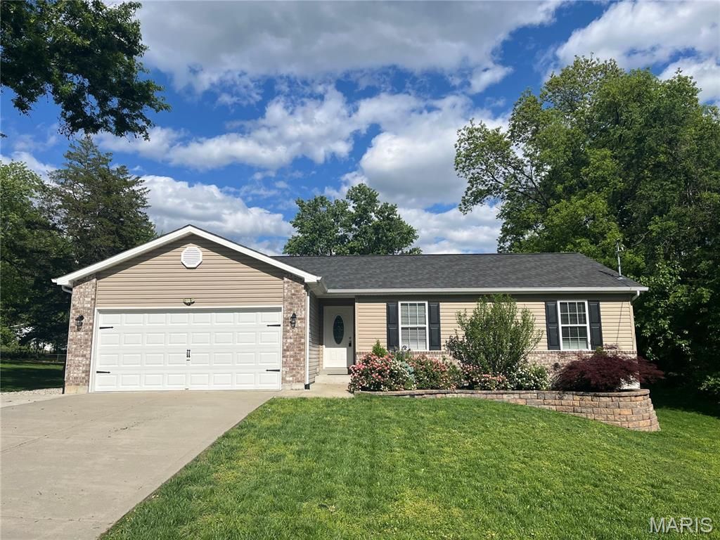 Photo of 64 David Drive, St Charles, MO 63304 (MLS # 26028040)