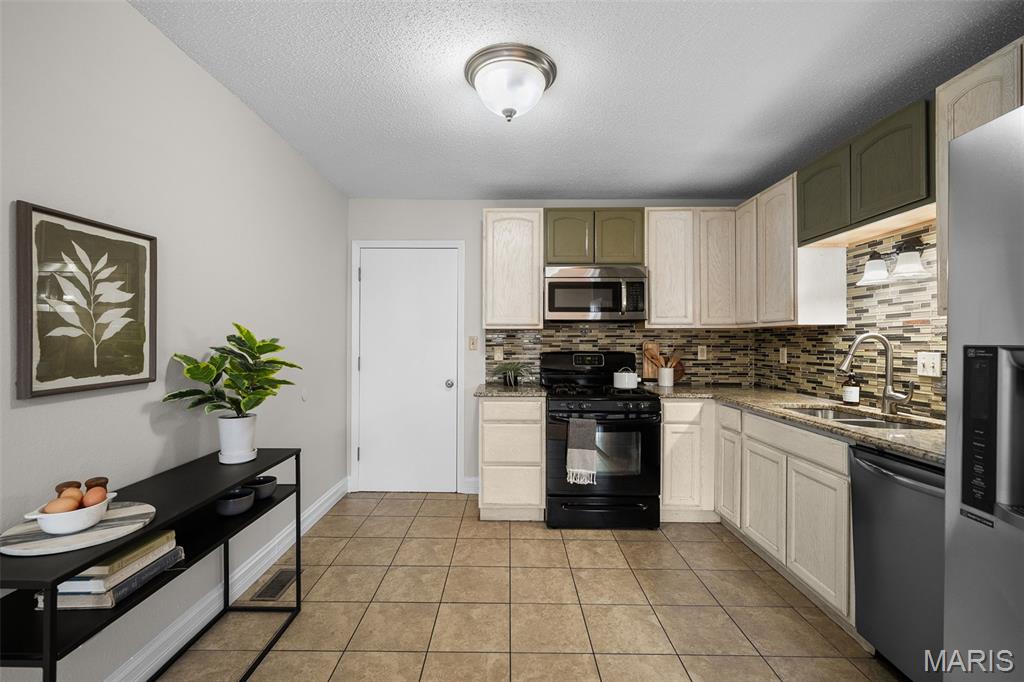 Hickory Sound Condo I Ph I - Residential