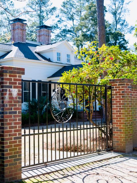 Tiny photo for 607 Colleton Avenue SE, Aiken, SC 29801 (MLS # 221708)