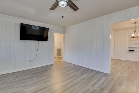 Tiny photo for 303 Columbia Avenue NW, Aiken, SC 29801 (MLS # 221285)