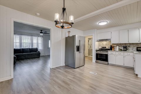 Tiny photo for 303 Columbia Avenue NW, Aiken, SC 29801 (MLS # 221285)