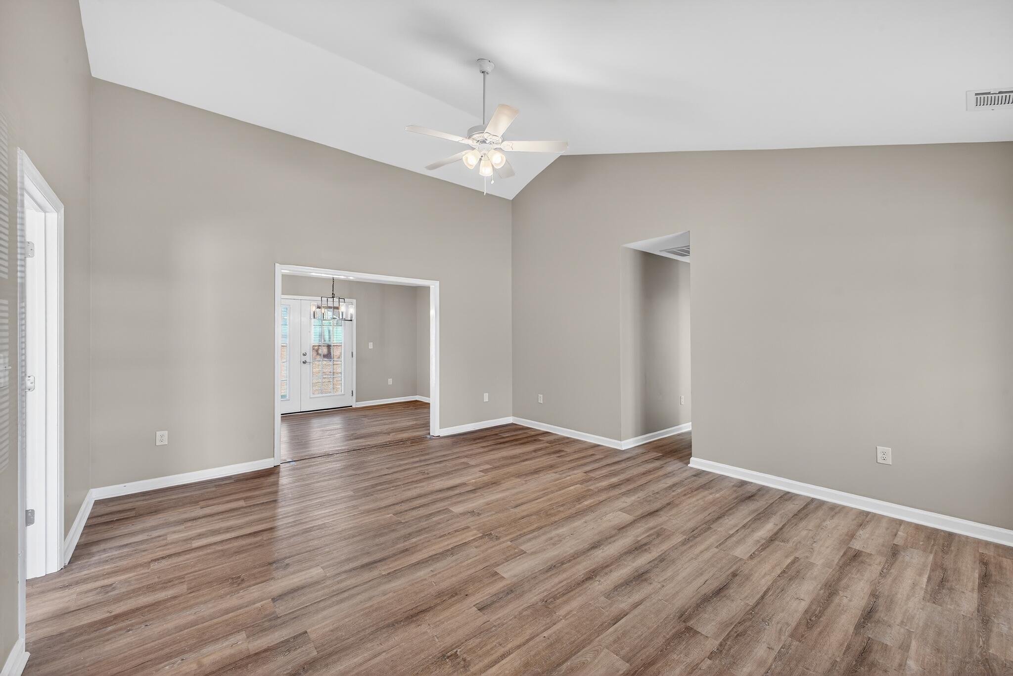 910 Barnwell Avenue NE