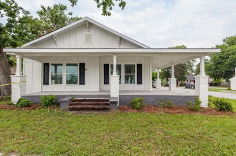 Photo of 1823 Wrightsboro Road, Augusta, GA 30904 (MLS # 218388) Photo of 1823 Wrightsboro Road, Augusta, GA 30904 (MLS # 218388)