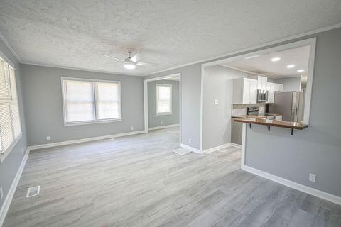 Tiny photo for 304 Depot Avenue NE, Salley, SC 29137 (MLS # 220043)