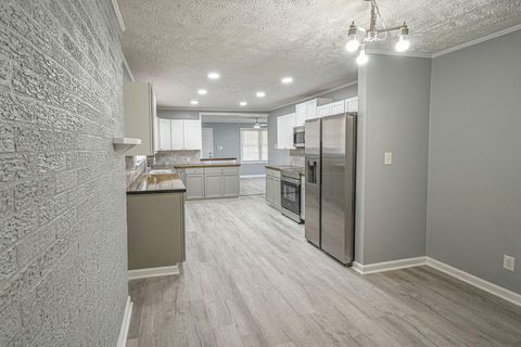 Tiny photo for 304 Depot Avenue NE, Salley, SC 29137 (MLS # 220043)