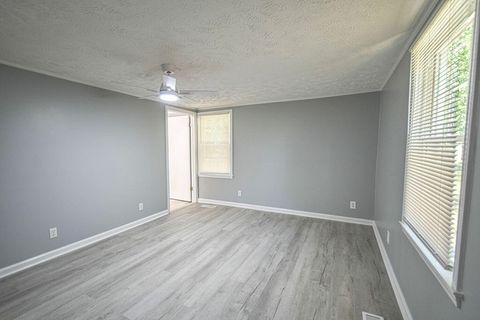 Tiny photo for 304 Depot Avenue NE, Salley, SC 29137 (MLS # 220043)