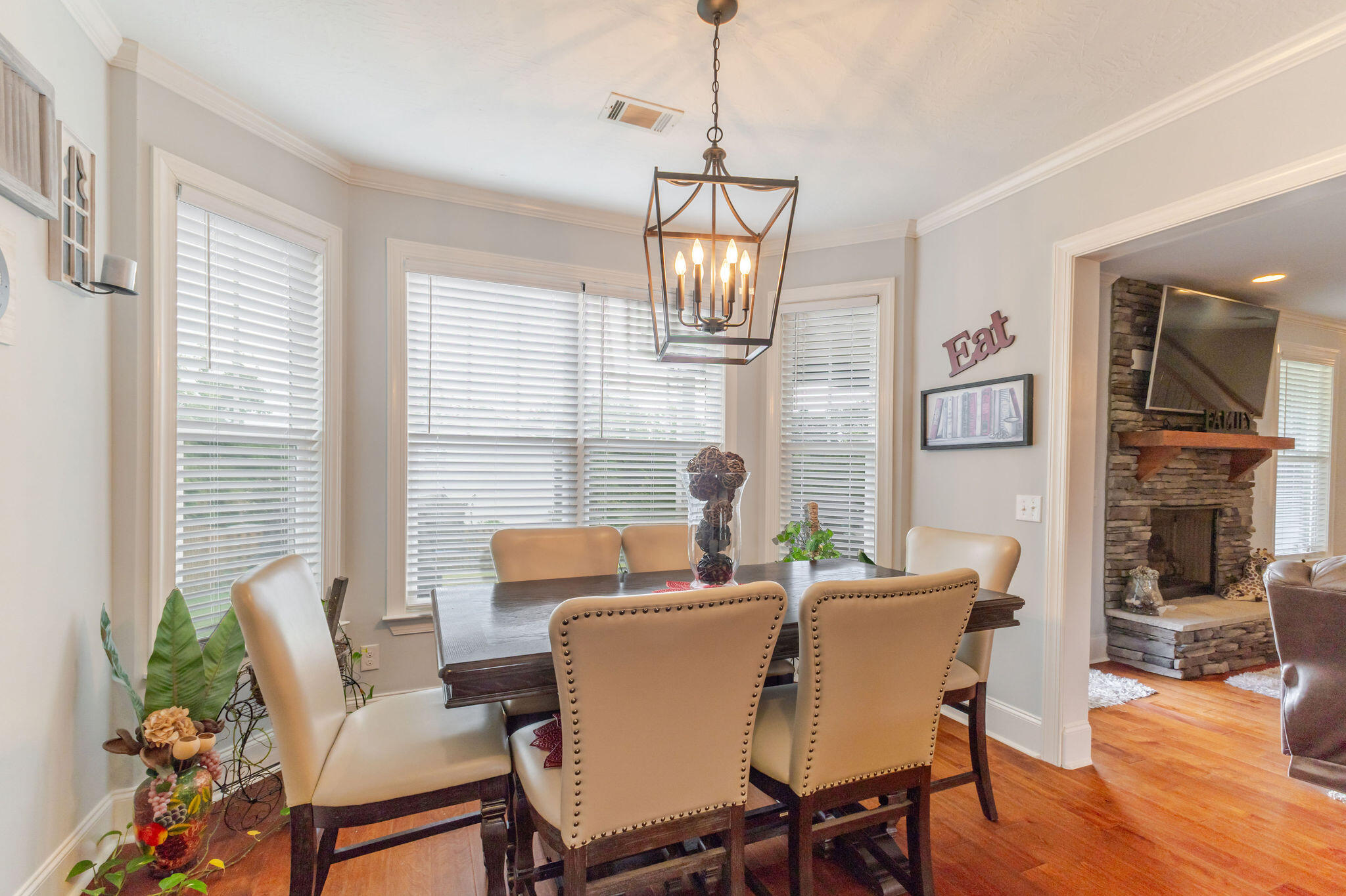 366 Bridle Path Road