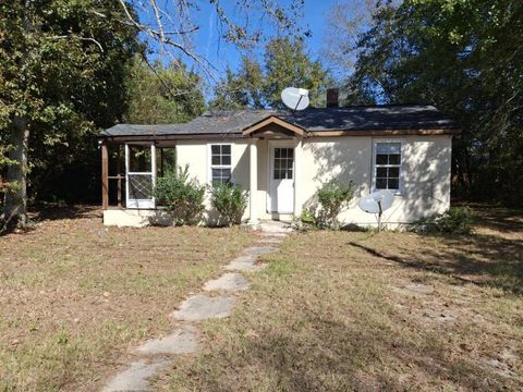Tiny photo for 820 Lincoln Avenue, Aiken, SC 29801 (MLS # 220192)